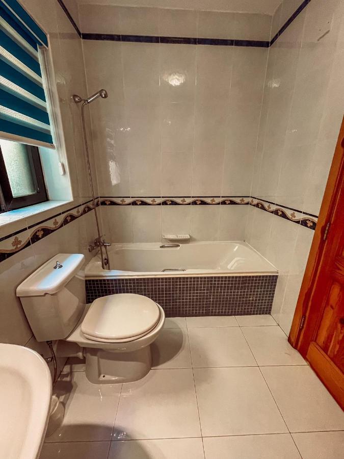 Stresa Court Apartments Saint Julian's ภายนอก รูปภาพ