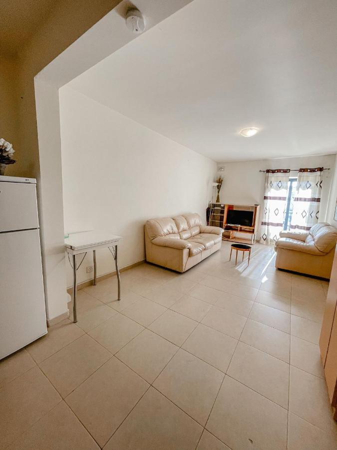 Stresa Court Apartments Saint Julian's ภายนอก รูปภาพ