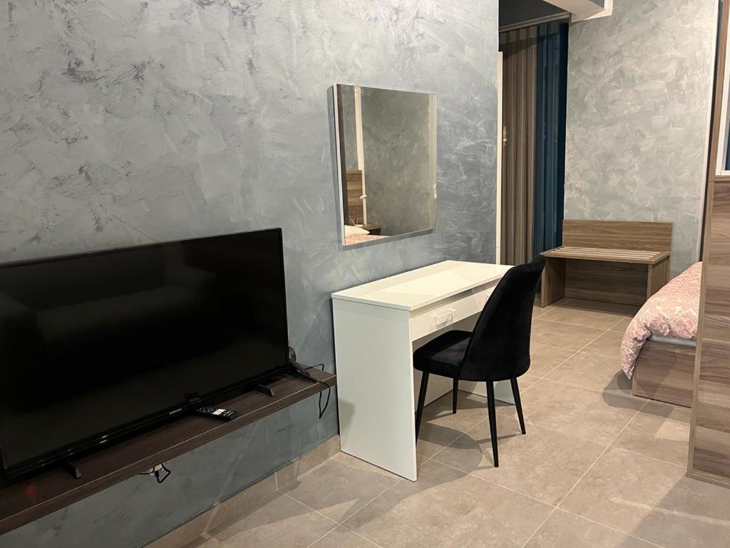 Stresa Court Apartments Saint Julian's ภายนอก รูปภาพ