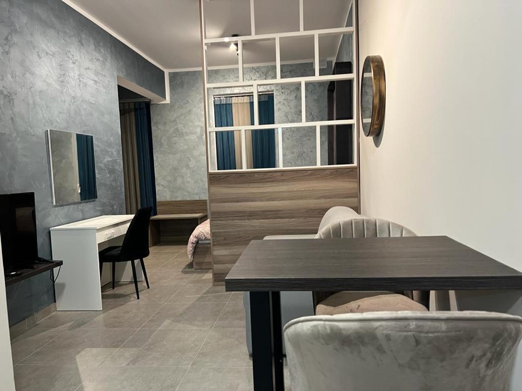 Stresa Court Apartments Saint Julian's ภายนอก รูปภาพ